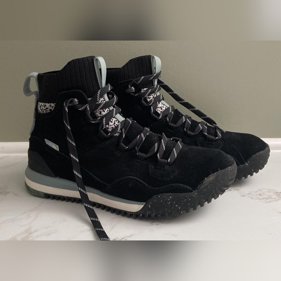 The North Face Women's Hiking Boots - Picture 1 of 3